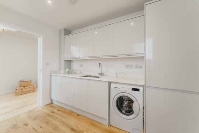 4 bed Detached for sale Image 12