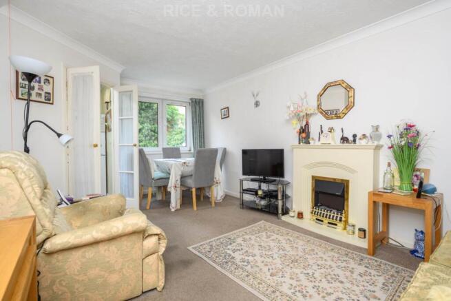 Kingfisher Court, Surbiton photo 2