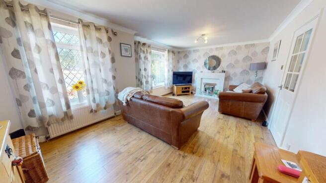 4 bed Detached for sale Image 4