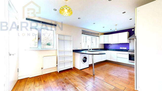 4 Bedroom House, Beckton, E6 For Sale By Barrain L