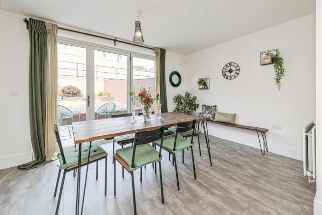 3 bed Semi-Detached for sale Image 7