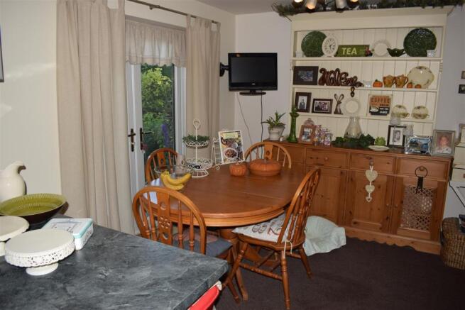 DAY KITCHEN