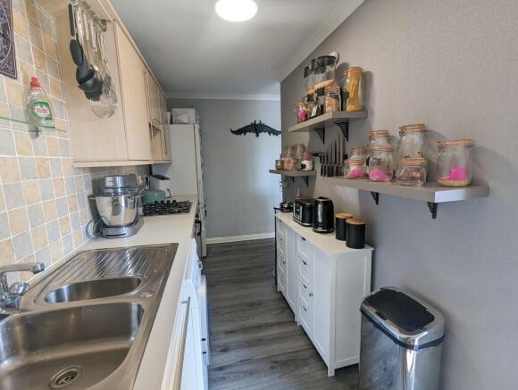 Photo 10