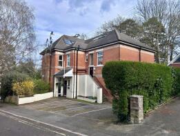 Flat 1, 8 The Spinney, Drury Road, Bournemouth BH4 8HA