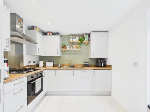 3 bed Semi-Detached for sale Image 9