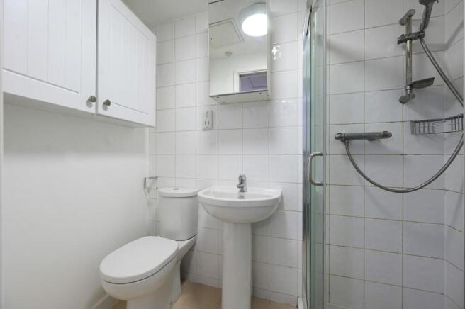 FBL - Flat 14, 132 Shepherds Bush Road - 7 (1).jpg
