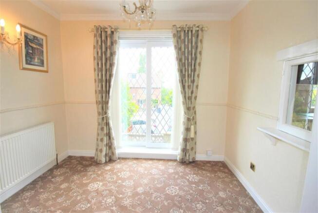 2 bed House to rent Image 5