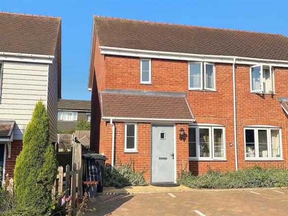 29 Preston Hall Close - Front1.jpg