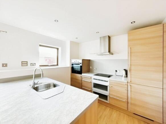 2 bed Flat for sale Image 6
