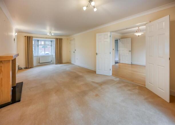 11 Long Croft-14.jpg