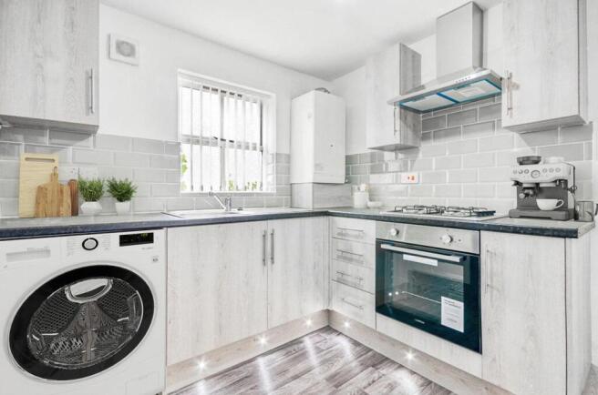 Brand New Modern Fitted Kitchen