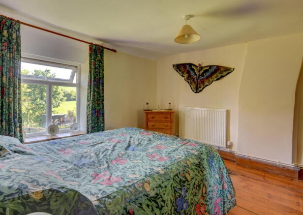 4 bed Link Detached House for sale Image 12