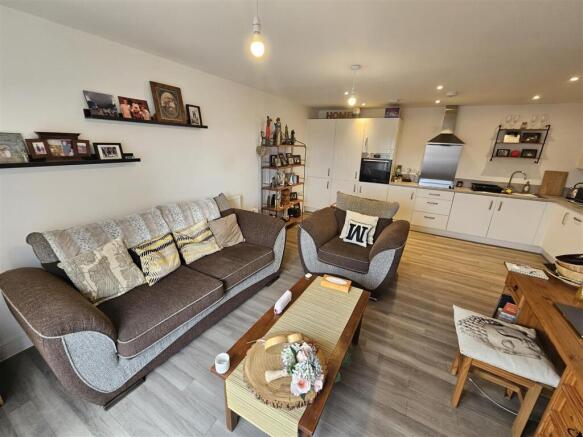 Lounge Kitchen