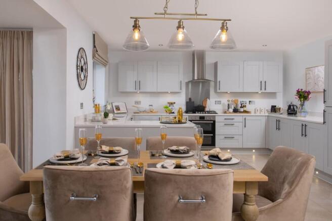 4 bed Detached for sale Image 4