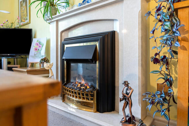 APT 62 UNDERCLIFF HOUSE-21.jpg