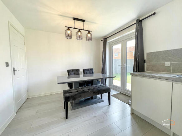 3 bed Semi-Detached to rent Image 4