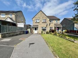 9, Oporto Close, Burnley BB11 4SF