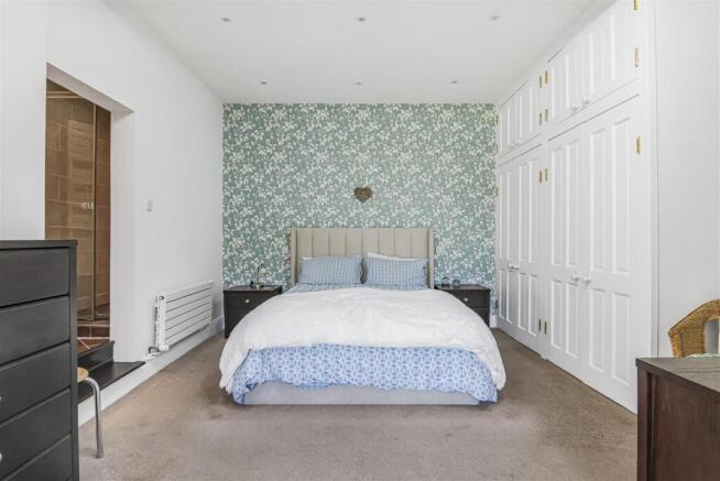 4 bed Detached for sale Image 12