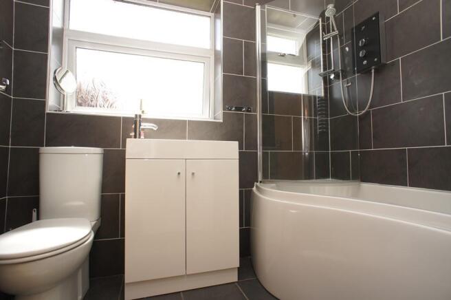 Bathroom-2.JPG