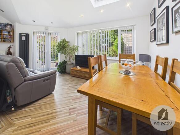 4 bed Semi-Detached for sale Image 8