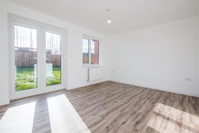 3 bed Semi-Detached to rent Image 7