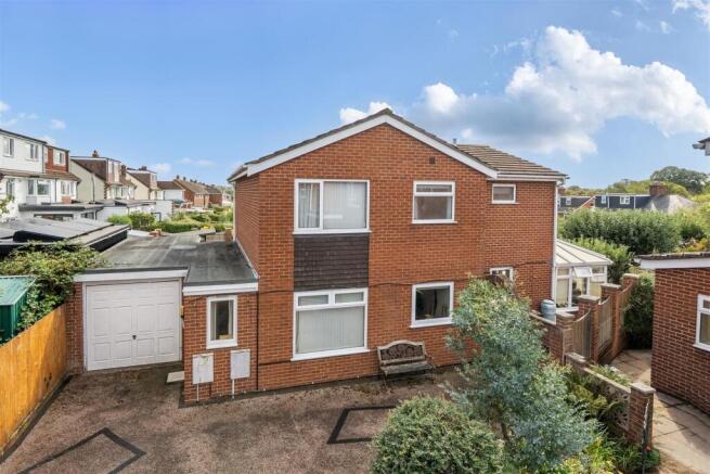 4-bed detached on Dawn Close, Exeter, £550,000