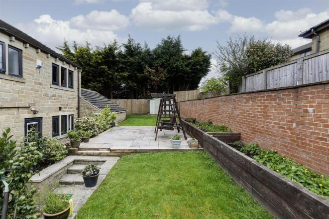 4 bed Detached for sale Image 4