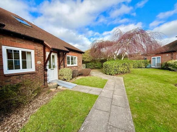 17 Barton Court F...