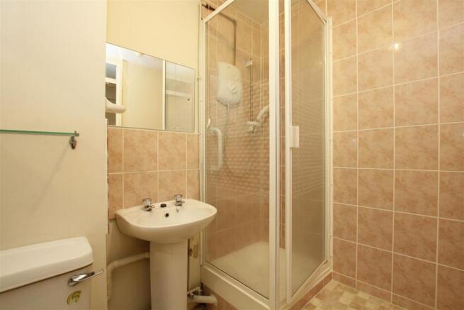 23RC - Shower room.jpg