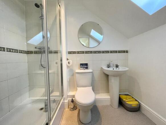 En-Suite 2nd Floor