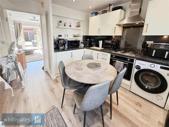 3 bed Town House for sale Image 5