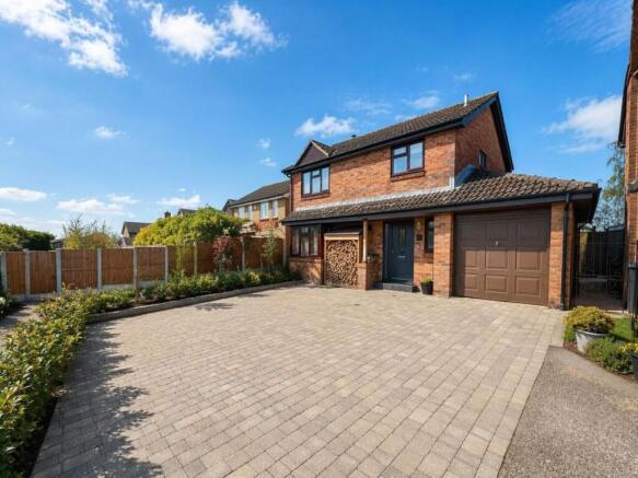 3-bed house on Cam, Dursley, GL11, £420,000