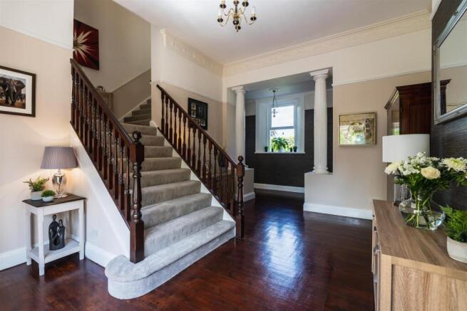 4 bed House for sale Image 9