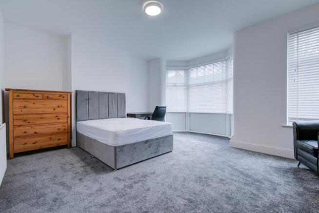 1 bed House Share to rent Image 7