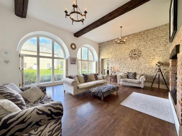 4 bed Barn Conversion for sale Image 7