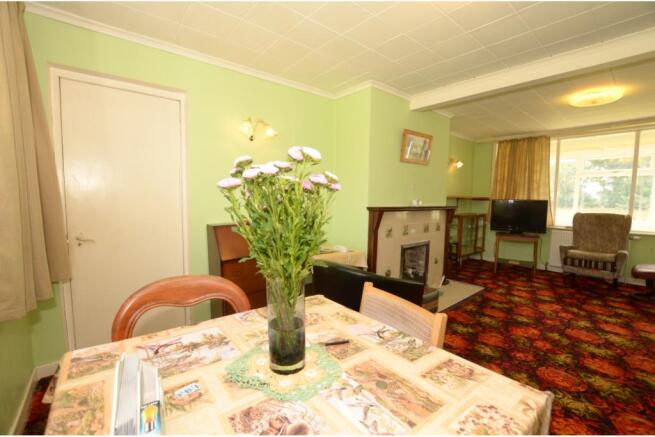 Lounge/Dining Room