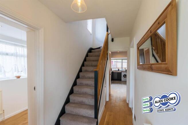 3 bed Semi-Detached for sale Image 12