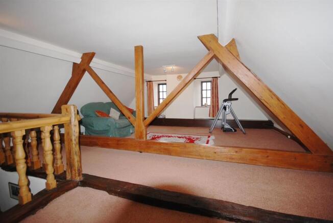 GAMES ROOM/PLAY ROOM/BEDROOM 8