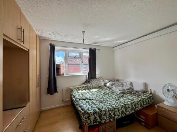 70 Daibtry Close ...