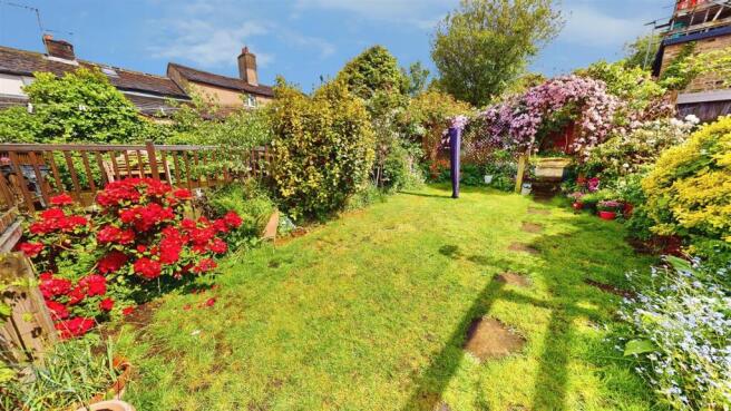 2 bed Cottage for sale Image 12