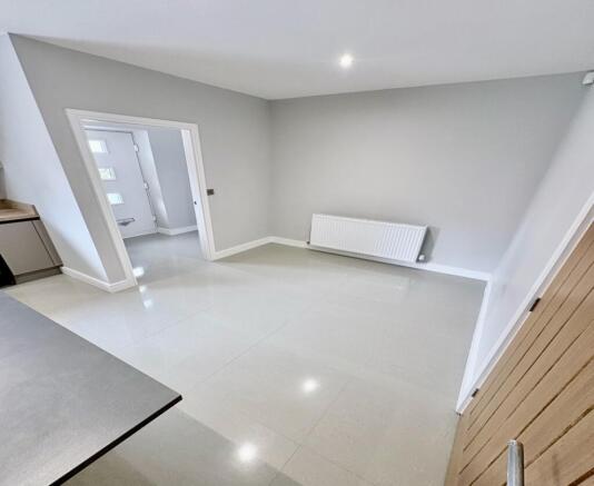 3 bed Detached Bungalow to rent Image 12
