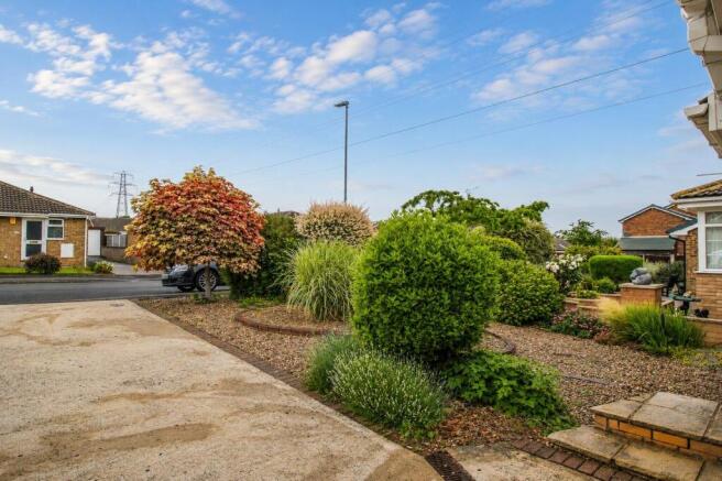 2 bed Semi-Detached Bungalow for sale Image 11