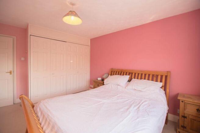 Bed 1 b