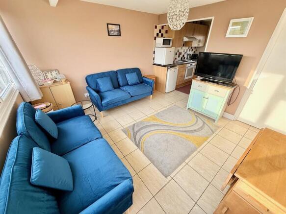 New lounge photo (2).jpg