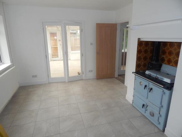 KITCHEN / DINING ROO