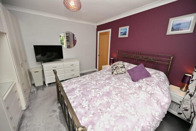 2 bed Semi-Detached Bungalow for sale Image 8