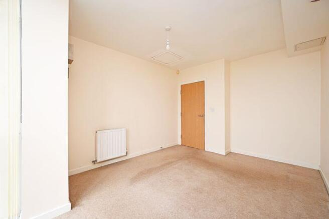 2 bed Apartment to rent Image 6