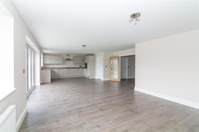 Spacious Open Plan R