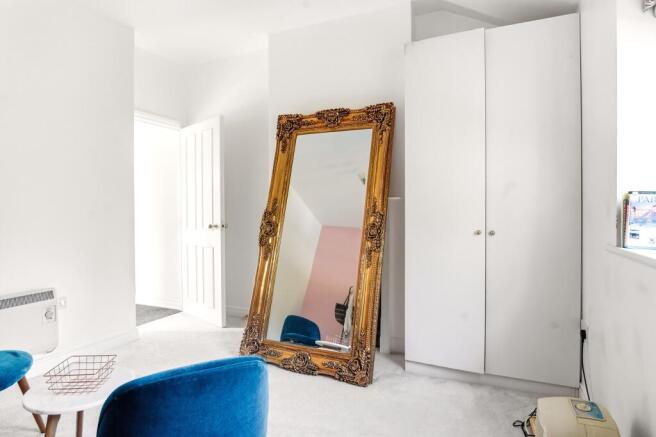 2 bed Flat for sale Image 9