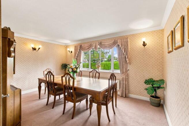 4 bed Detached for sale Image 9